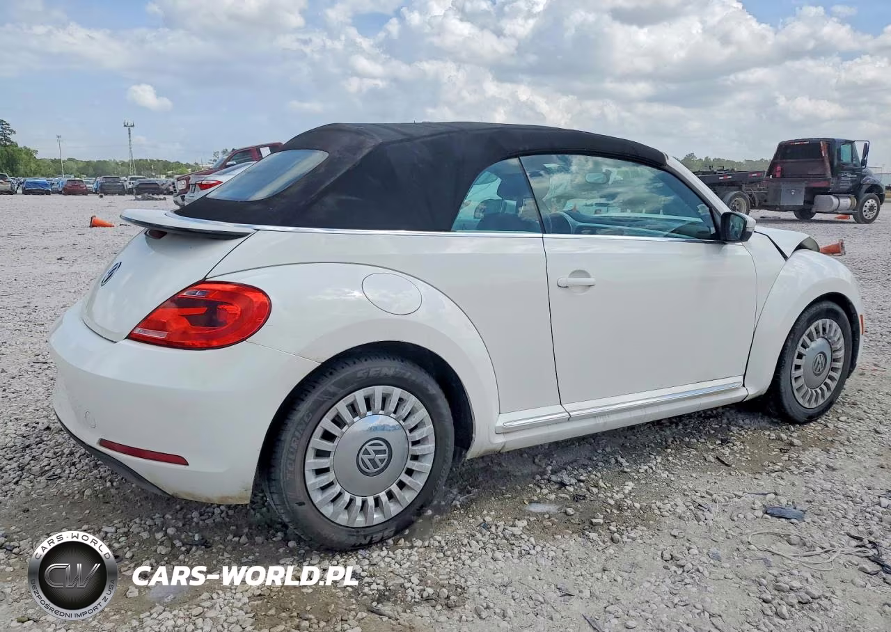2013 Volkswagen Beetle VIN:3VW5P7ATXDM822632 - 3