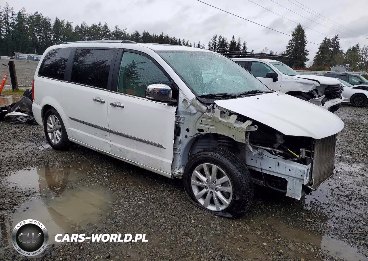 2015 Chrysler Town & Country Limited Platinum VIN:2C4RC1GG8FR754883 - 4