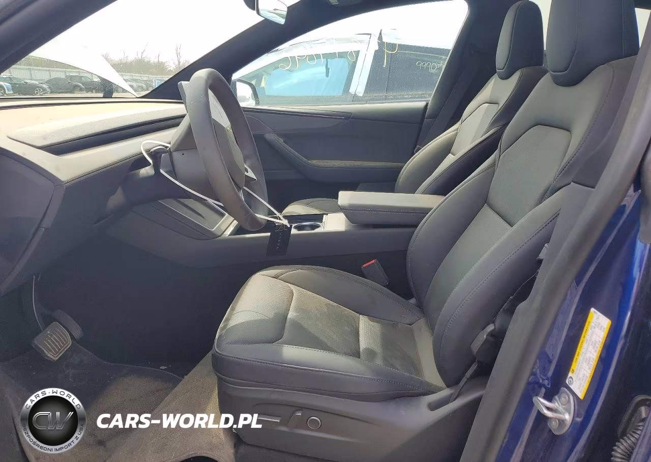 2026 Tesla Model Y VIN:7SAYGDEE6TF603229 - 7