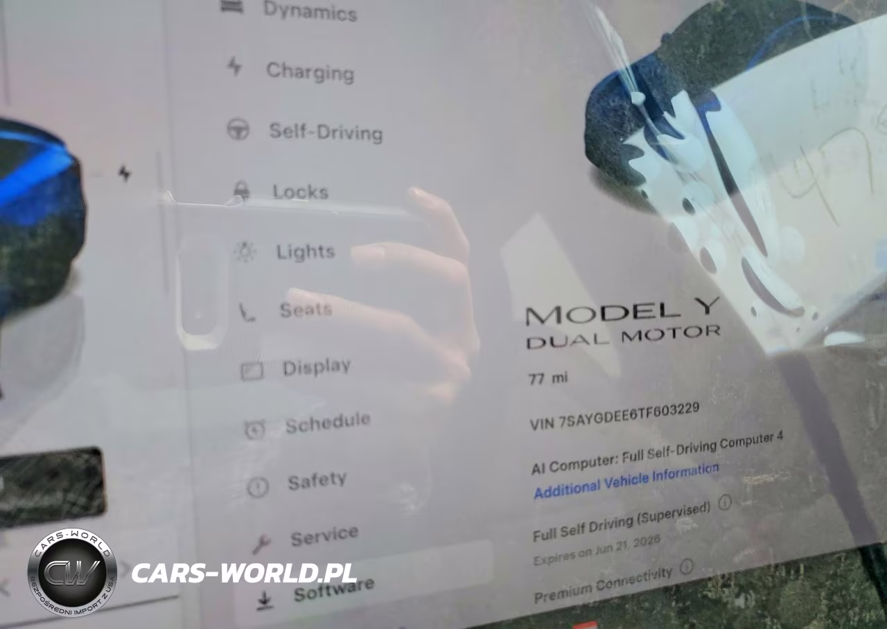 2026 Tesla Model Y VIN:7SAYGDEE6TF603229 - 9