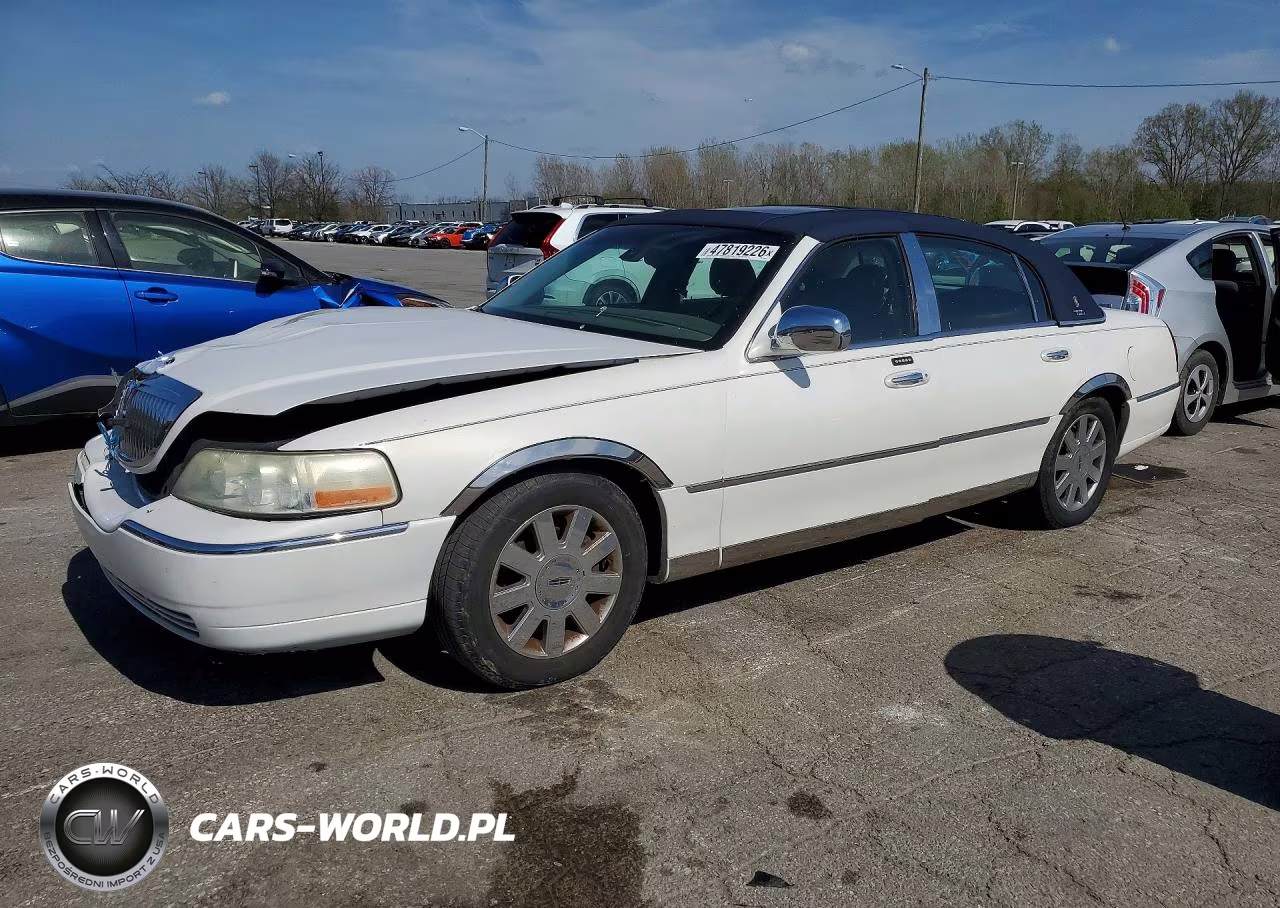 2003 Lincoln Town Car Signature