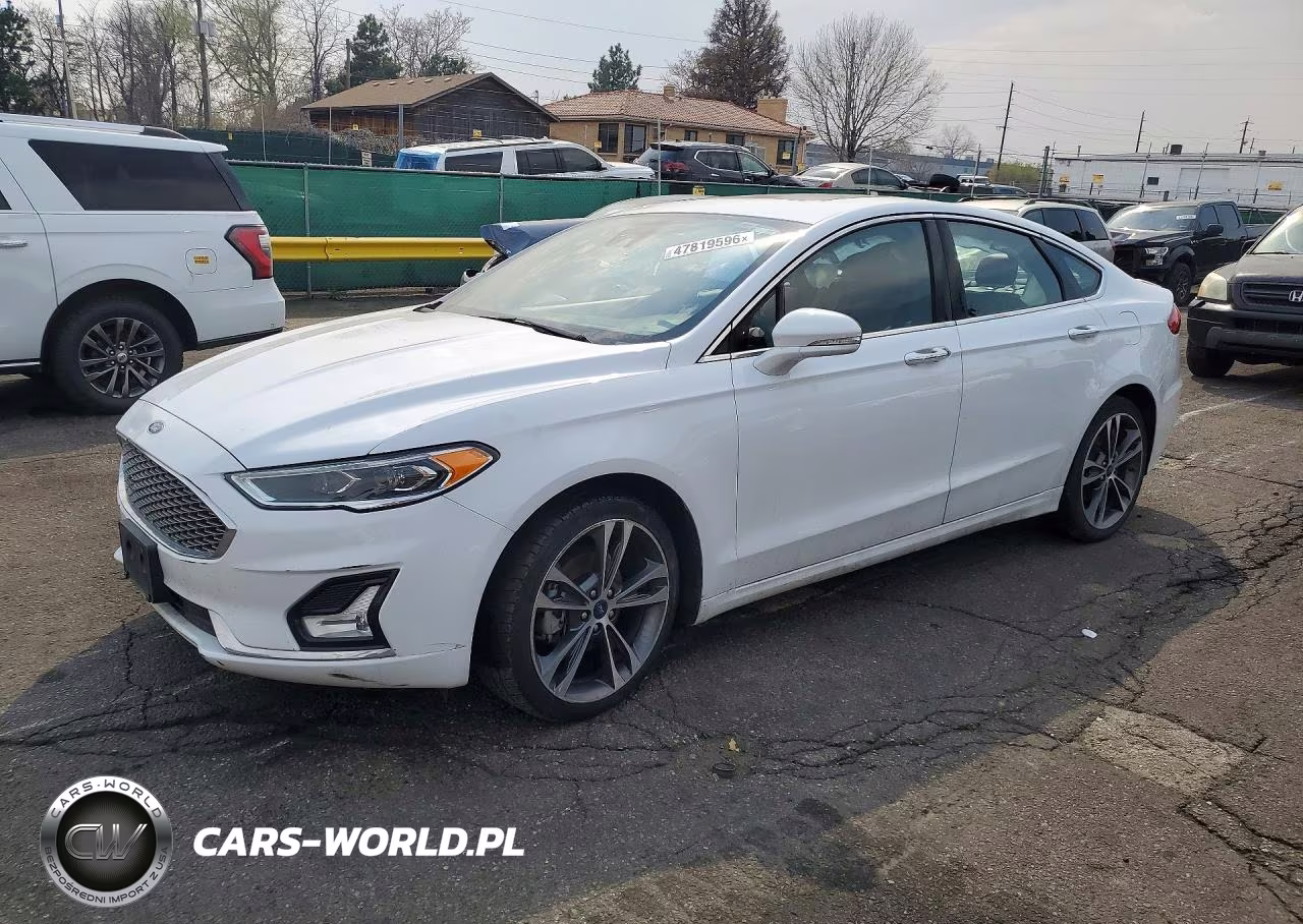 2019 Ford Fusion Titanium – zdjęcie 1 z 12