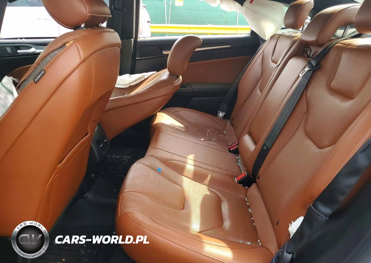 2019 Ford Fusion Titanium VIN:3FA6P0D95KR152573 - 10