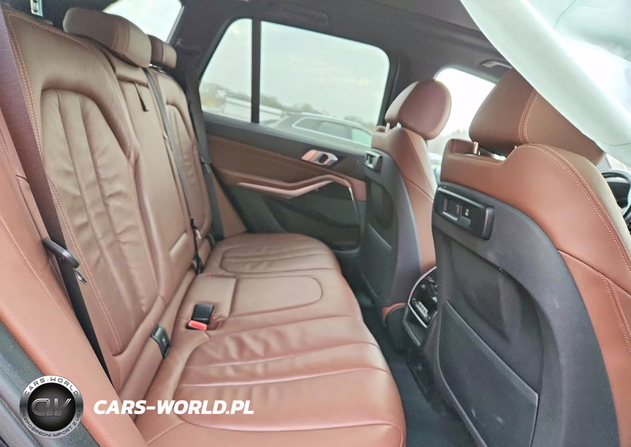 2019 BMW X5 xDrive40I VIN:5UXCR6C54KLL11816 - 10