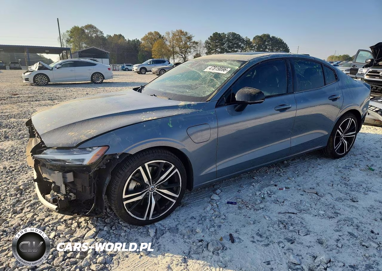 2022 Volvo S60 T8 Recharge R-Design Expressio – zdjęcie 1 z 13