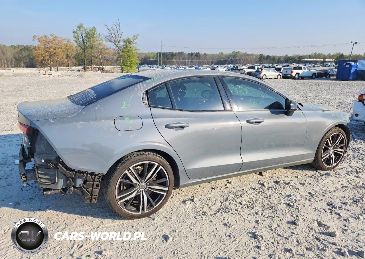2022 Volvo S60 T8 Recharge R-Design Expressio VIN:7JRBR0FZ9NG162875 - 3