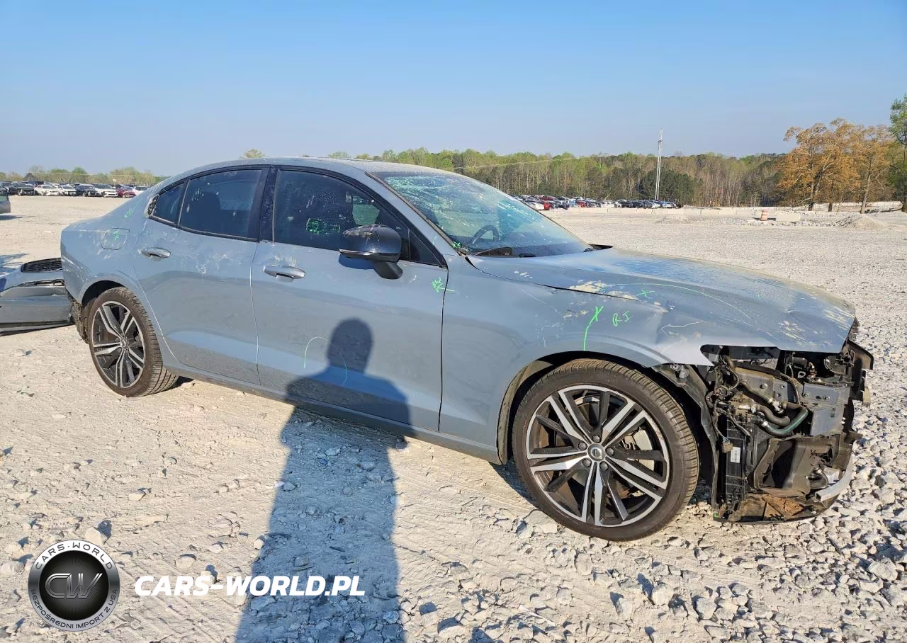 2022 Volvo S60 T8 Recharge R-Design Expressio VIN:7JRBR0FZ9NG162875 - 4