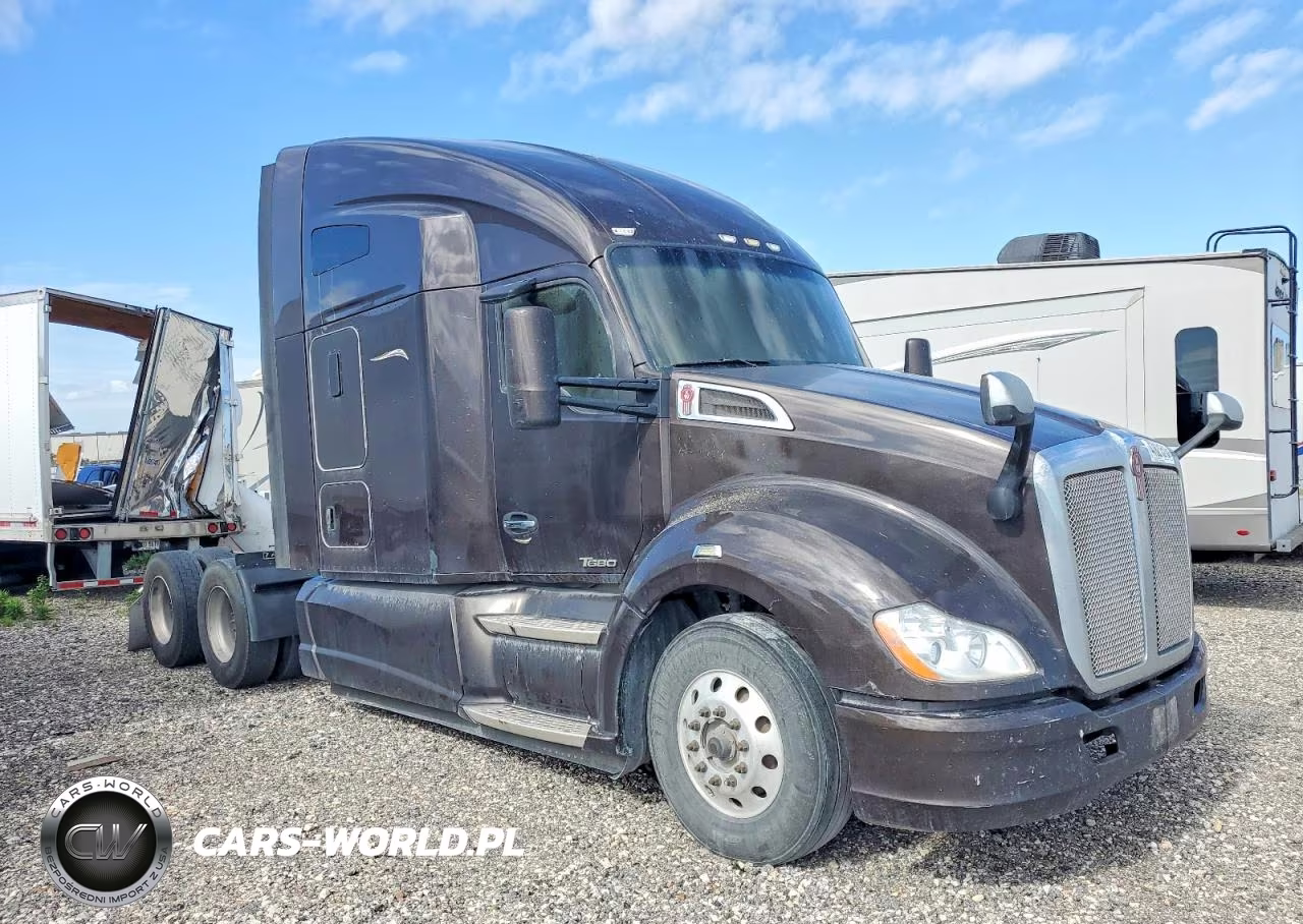 2016 Kenworth T680 Semi Truck