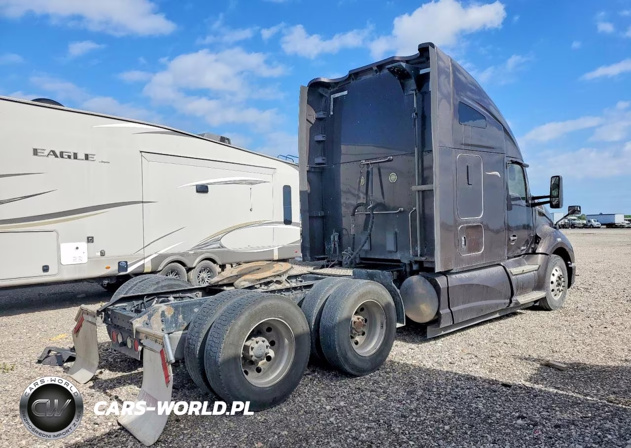 2016 Kenworth T680 Semi Truck VIN:1XKYD48X6GJ458828 - 4