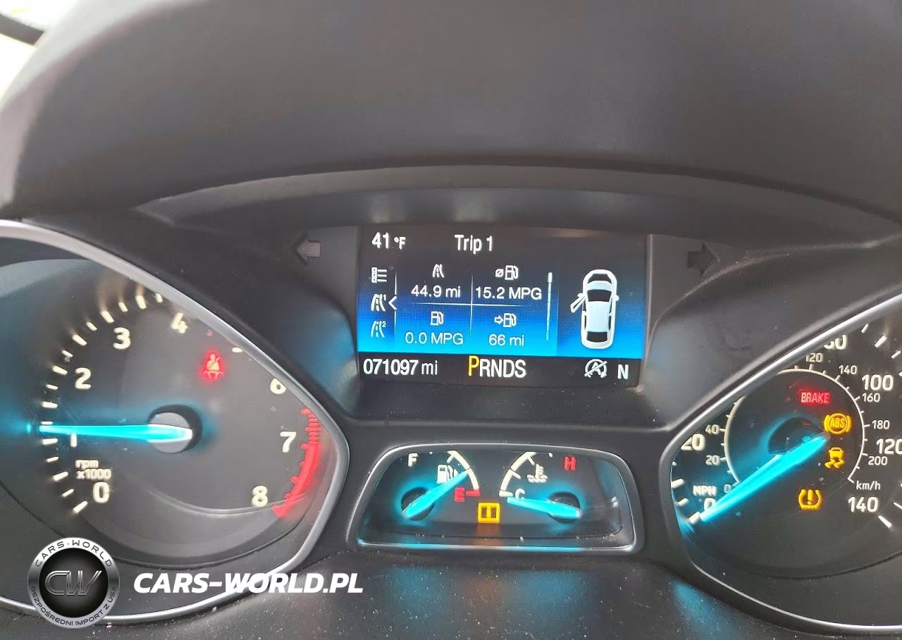 2017 Ford Escape Titanium VIN:1FMCU9J91HUD55813 - 9