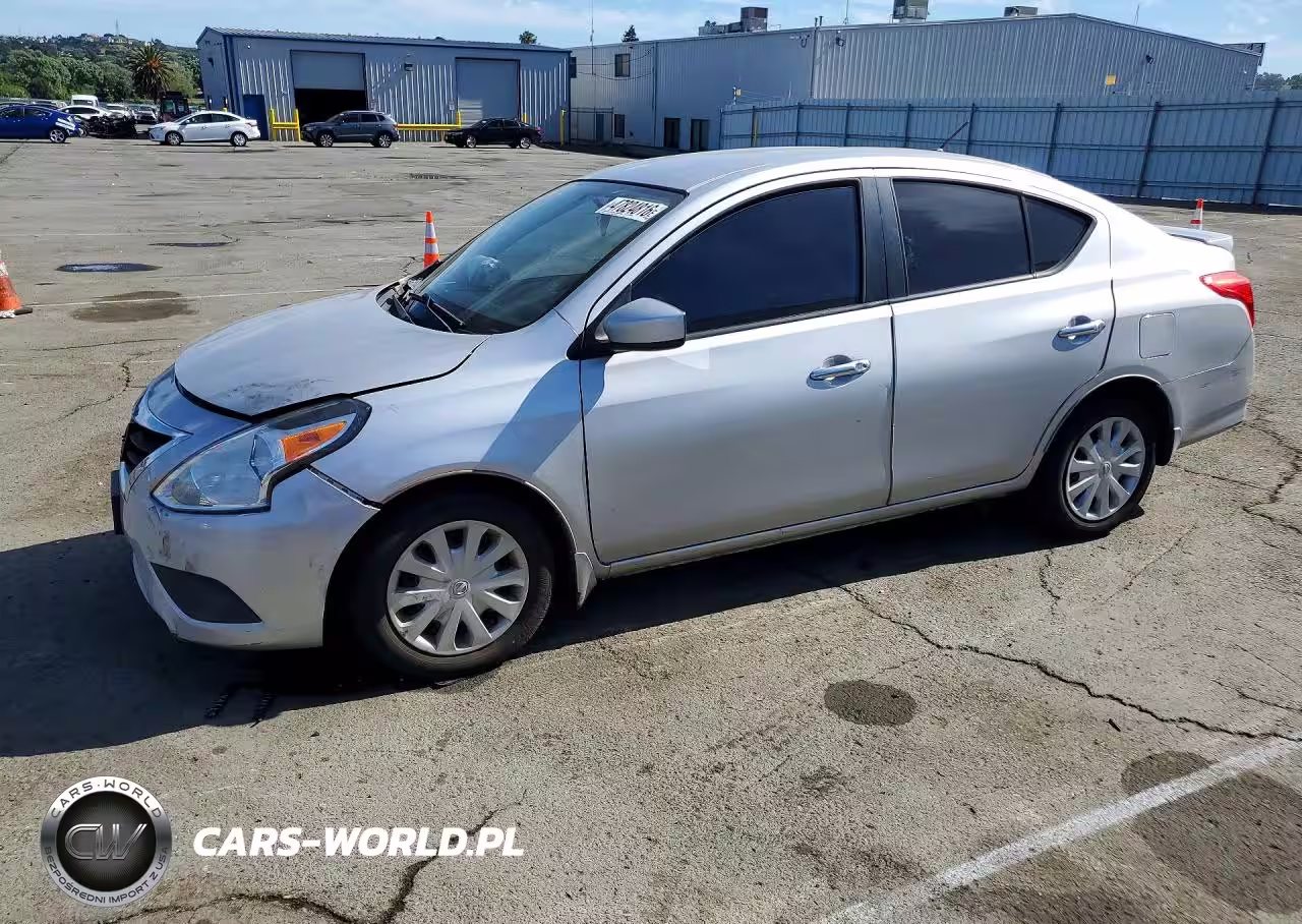2015 Nissan Versa