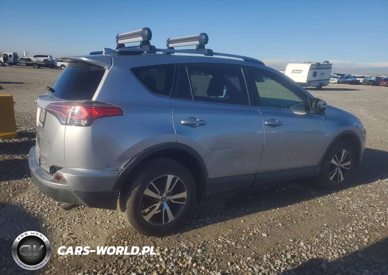 2018 Toyota Rav4 Xle VIN:JTMWFREV8JD128112 - 3
