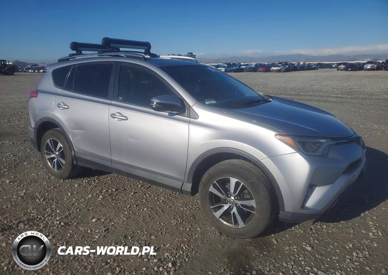 2018 Toyota Rav4 Xle VIN:JTMWFREV8JD128112 - 4