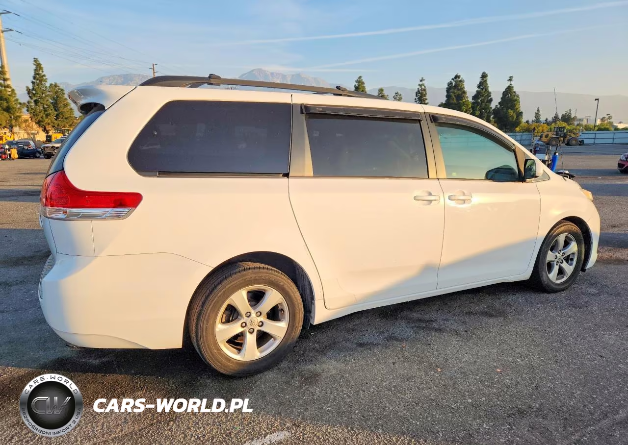 2011 Toyota Sienna Le 8-Passenger VIN:5TDKK3DC4BS107898 - 3