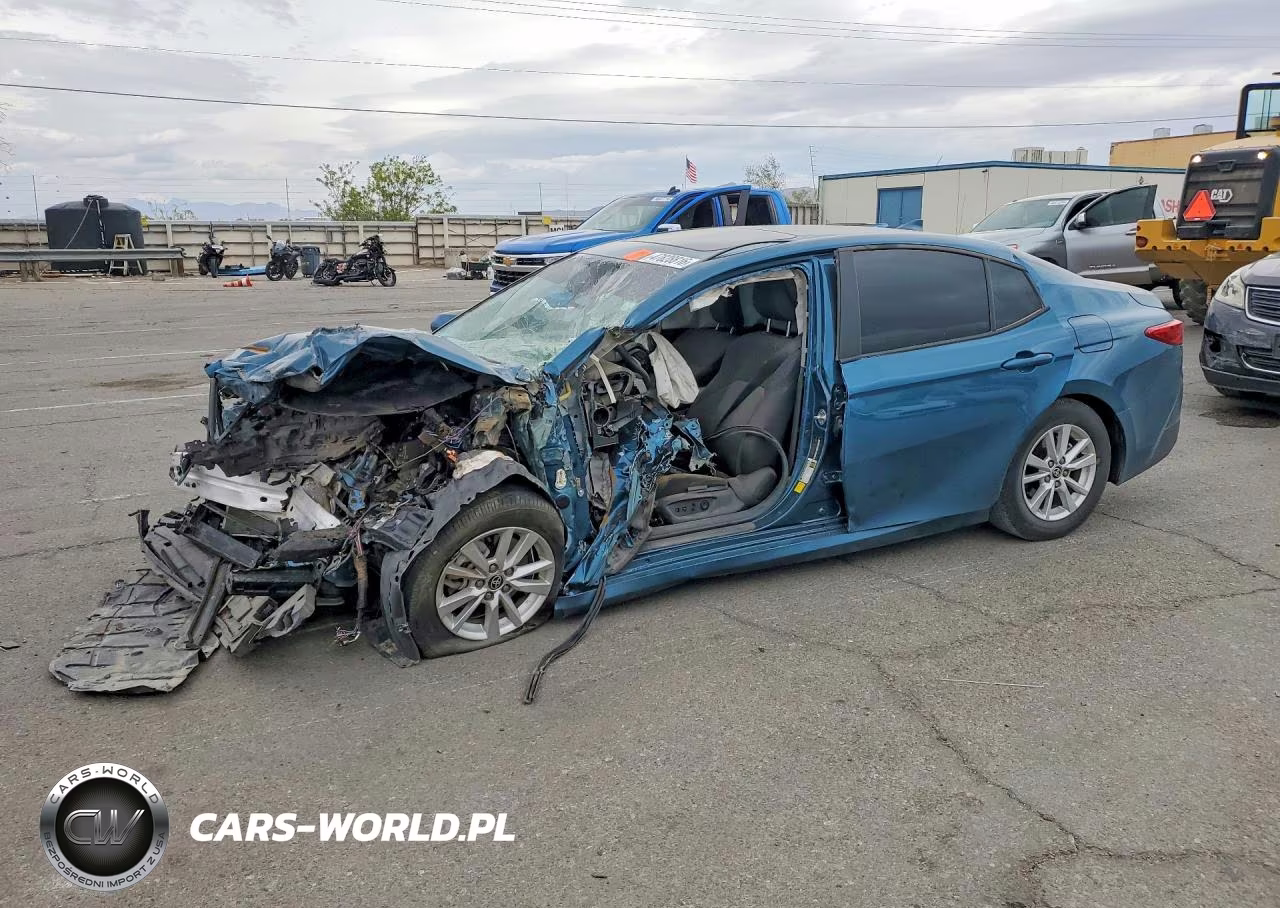 2025 Toyota Camry Le – zdjęcie 1 z 12
