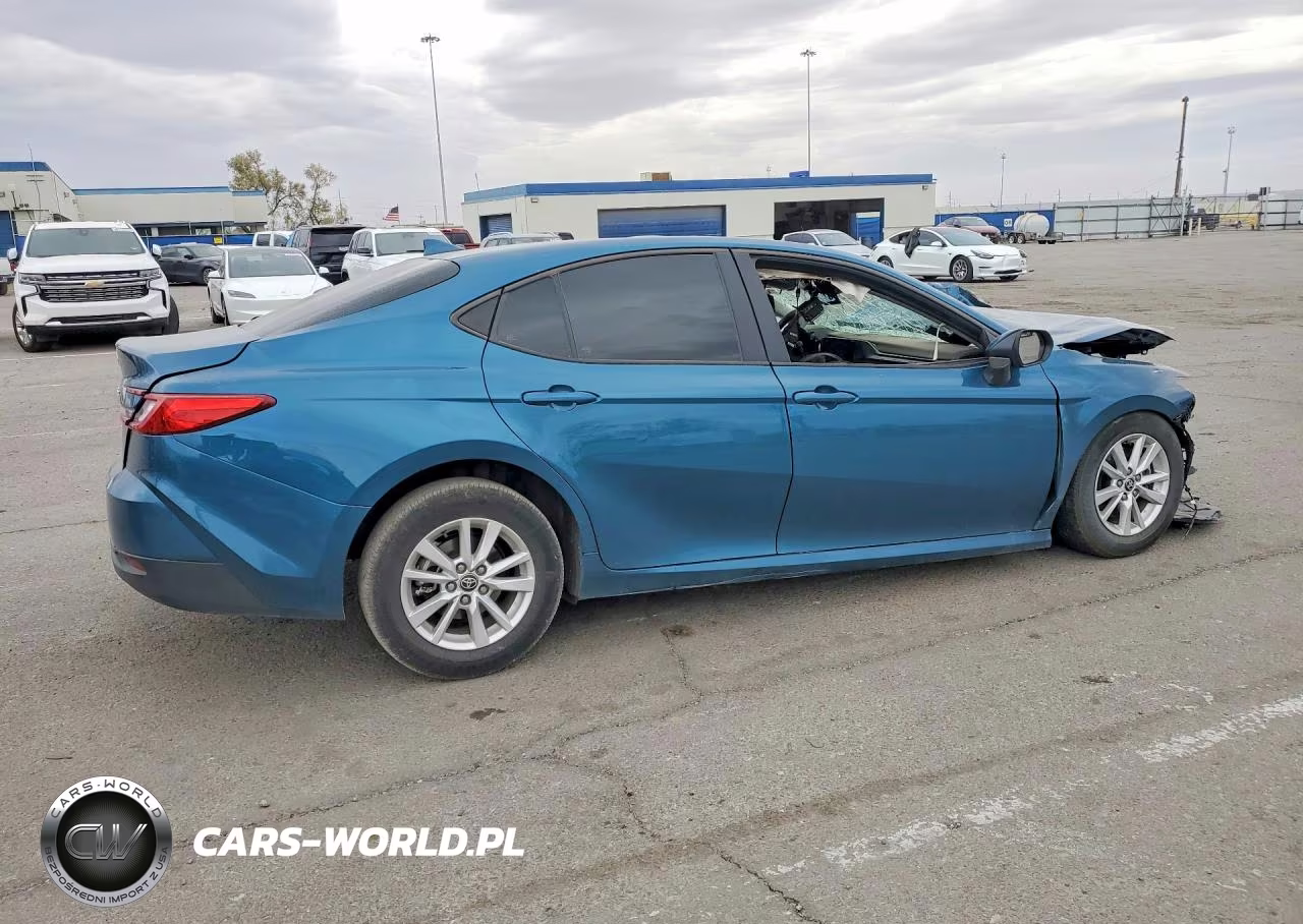 2025 Toyota Camry Le VIN:4T1DAACK6SU619033 - 3