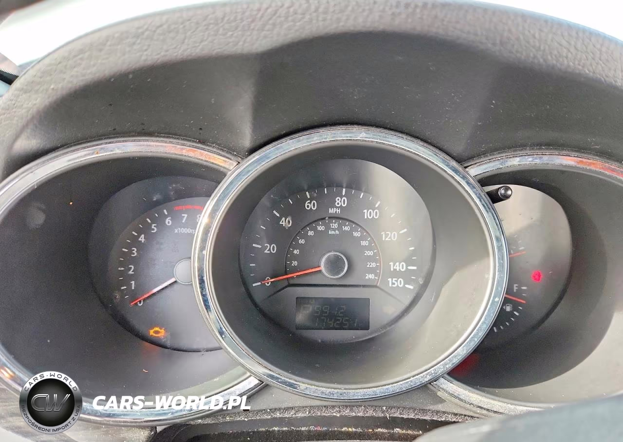 2011 Kia Sorento Lx VIN:5XYKTCA17BG026519 - 9