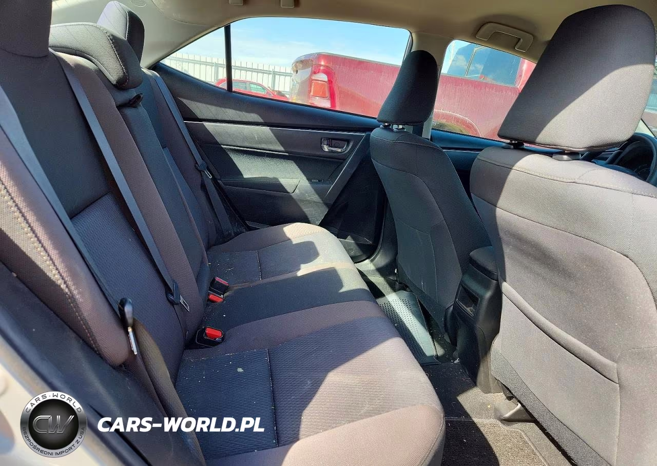 2018 Toyota Corolla Le VIN:5YFBURHEXJP835144 - 10