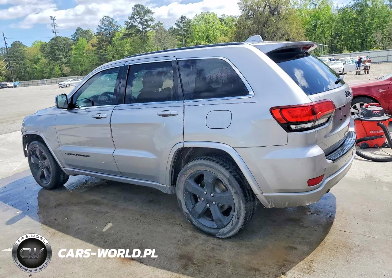 2015 Jeep Grand Cherokee Laredo VIN:1C4RJEAG9FC957182 - 2