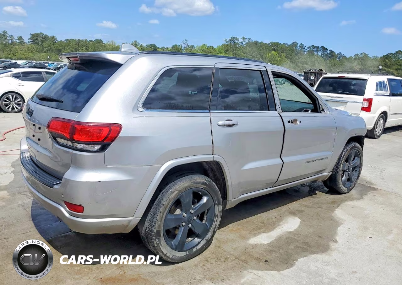 2015 Jeep Grand Cherokee Laredo VIN:1C4RJEAG9FC957182 - 3