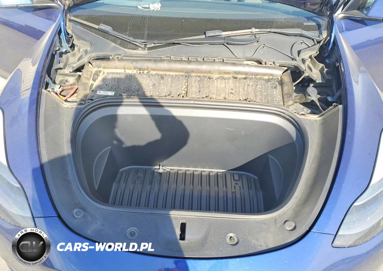 2022 Tesla Model Y VIN:7SAYGDEE8NF552609 - 11