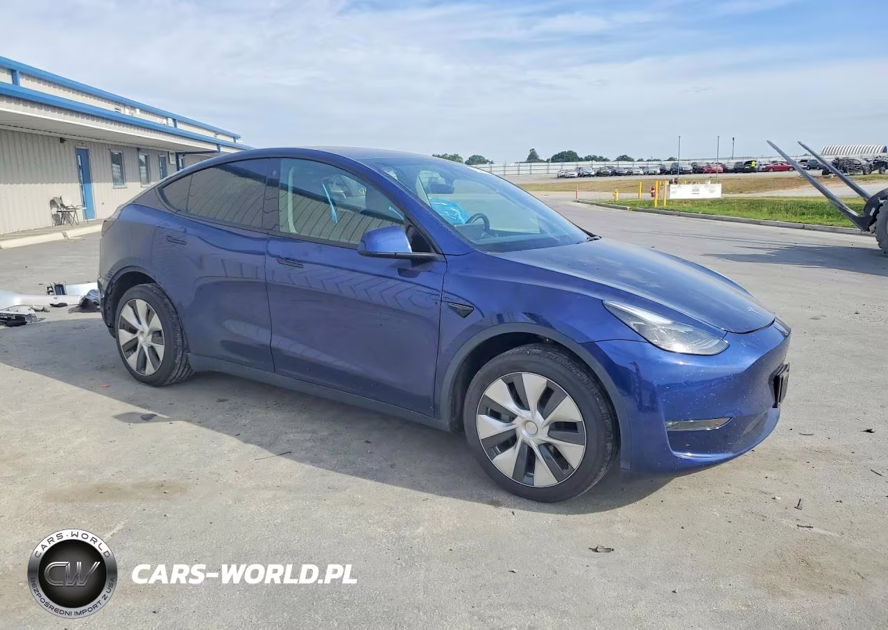 2022 Tesla Model Y VIN:7SAYGDEE8NF552609 - 4