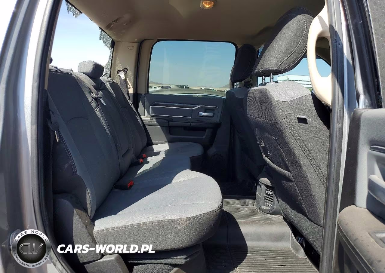 2019 Ram 2500 Big Horn VIN:3C6UR4DJ3KG659259 - 10