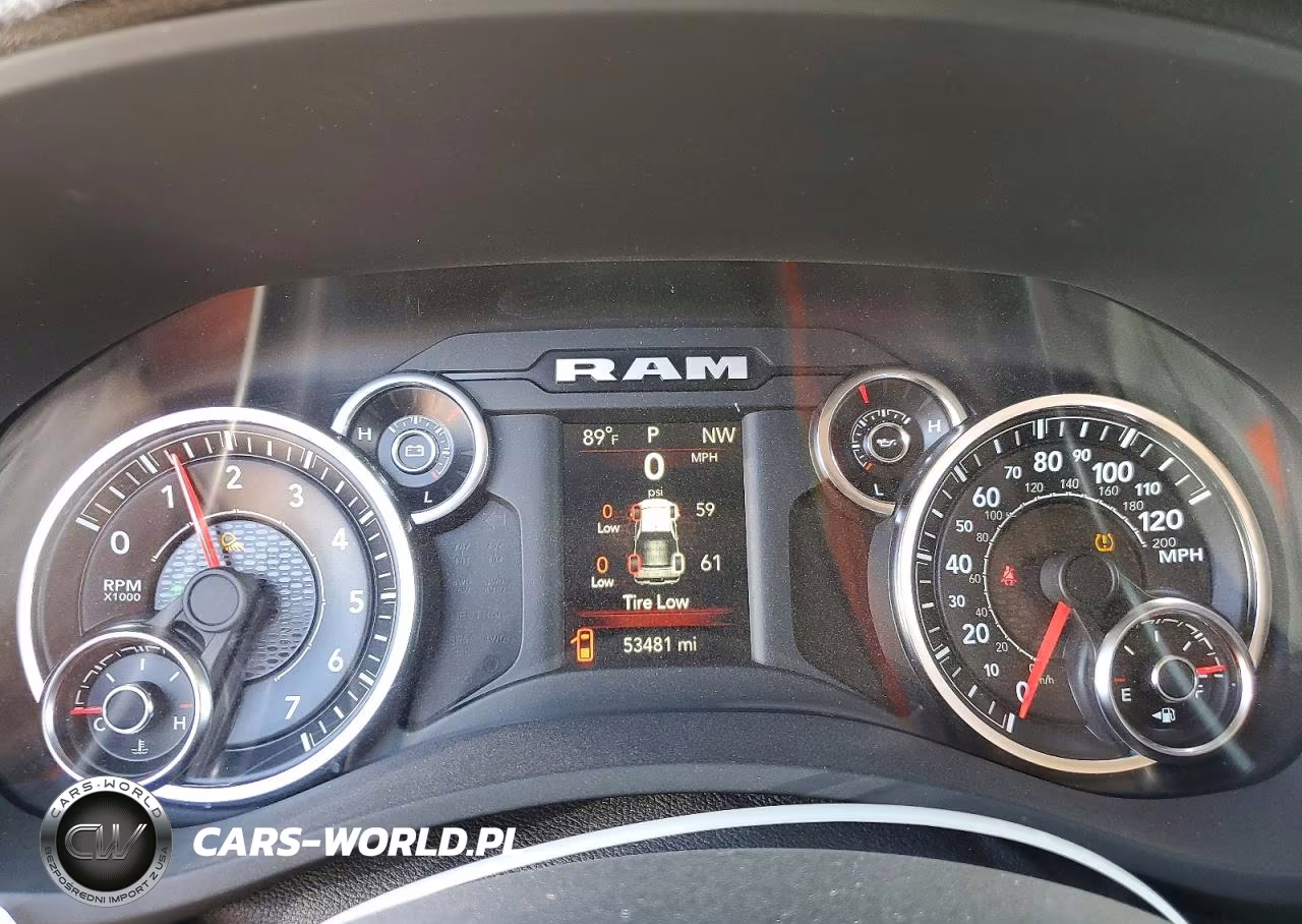 2019 Ram 2500 Big Horn VIN:3C6UR4DJ3KG659259 - 9