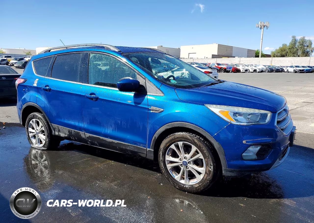 2018 Ford Escape Se VIN:1FMCU0GD4JUC38319 - 4