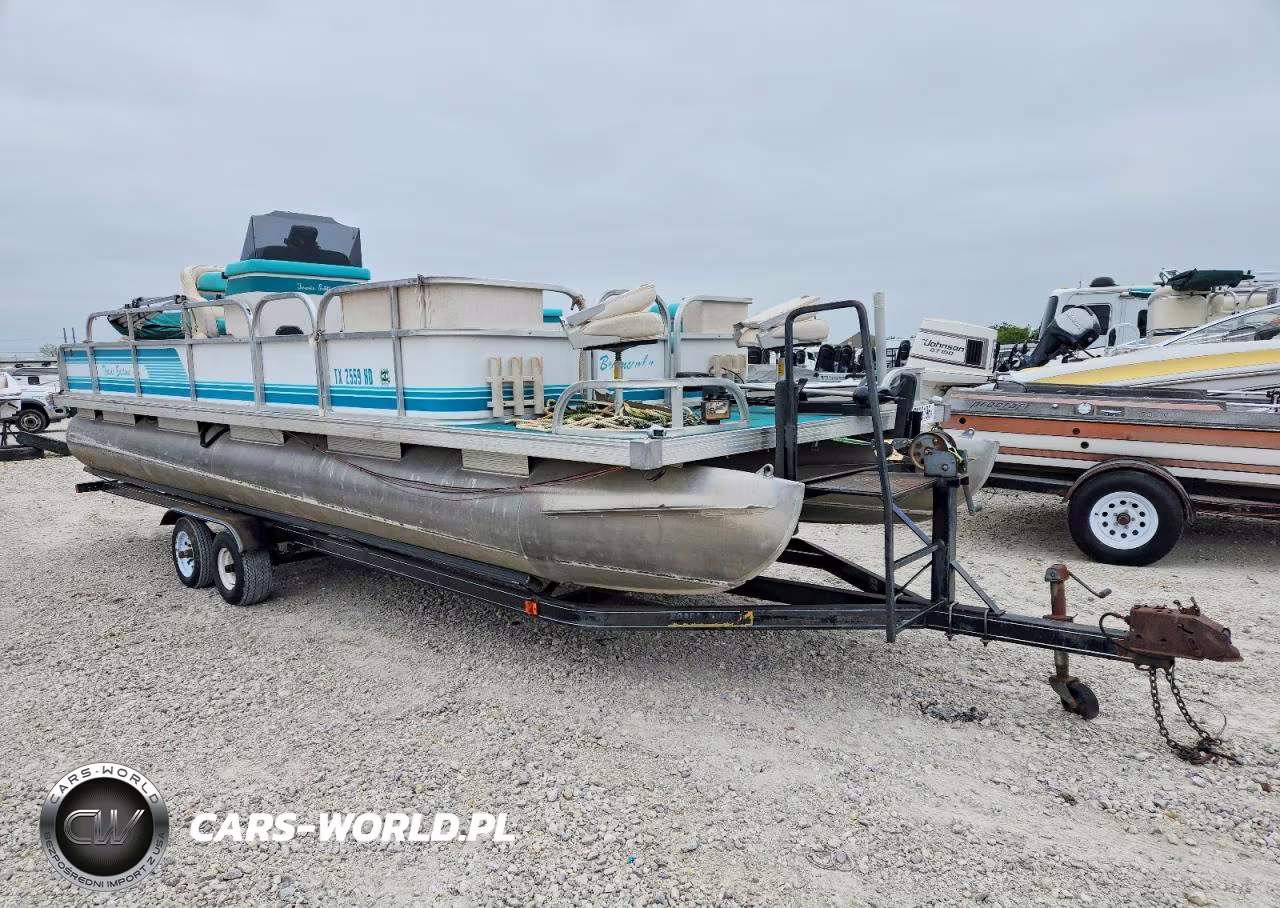 1994 Beachcomber Boats Inc Deckover T
