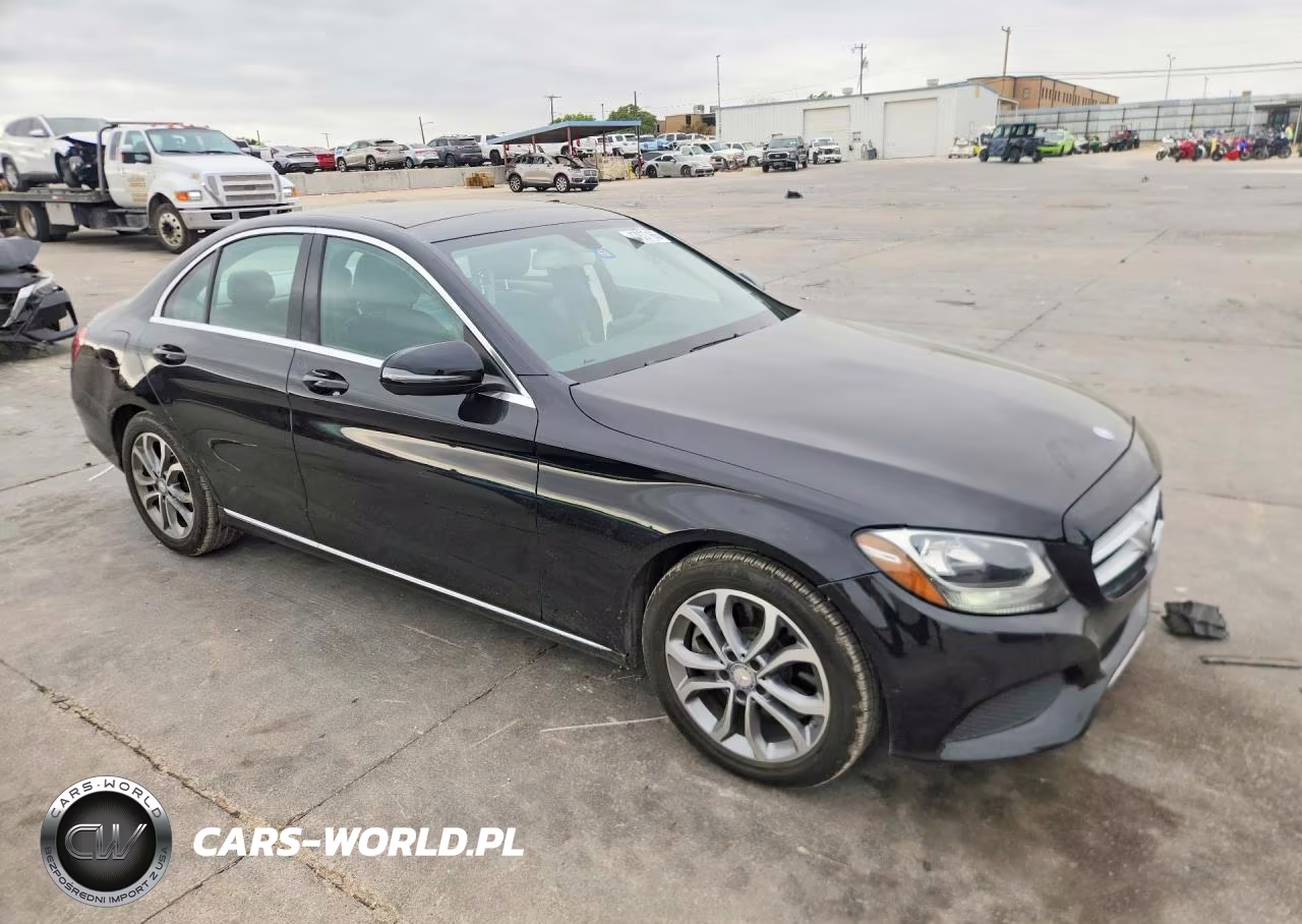 2017 Mercedes-Benz C 300 VIN:55SWF4JB2HU183851 - 4