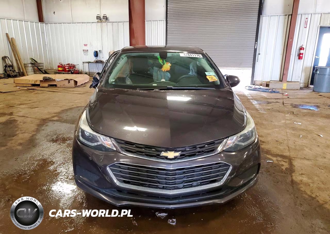 2017 Chevrolet Cruze Lt VIN:1G1BE5SM9H7154046 - 5