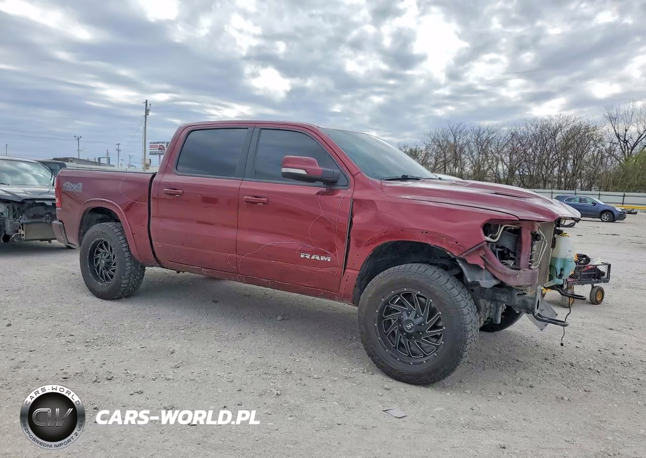2019 Ram 1500 Laramie VIN:1C6SRFJT1KN808543 - 4