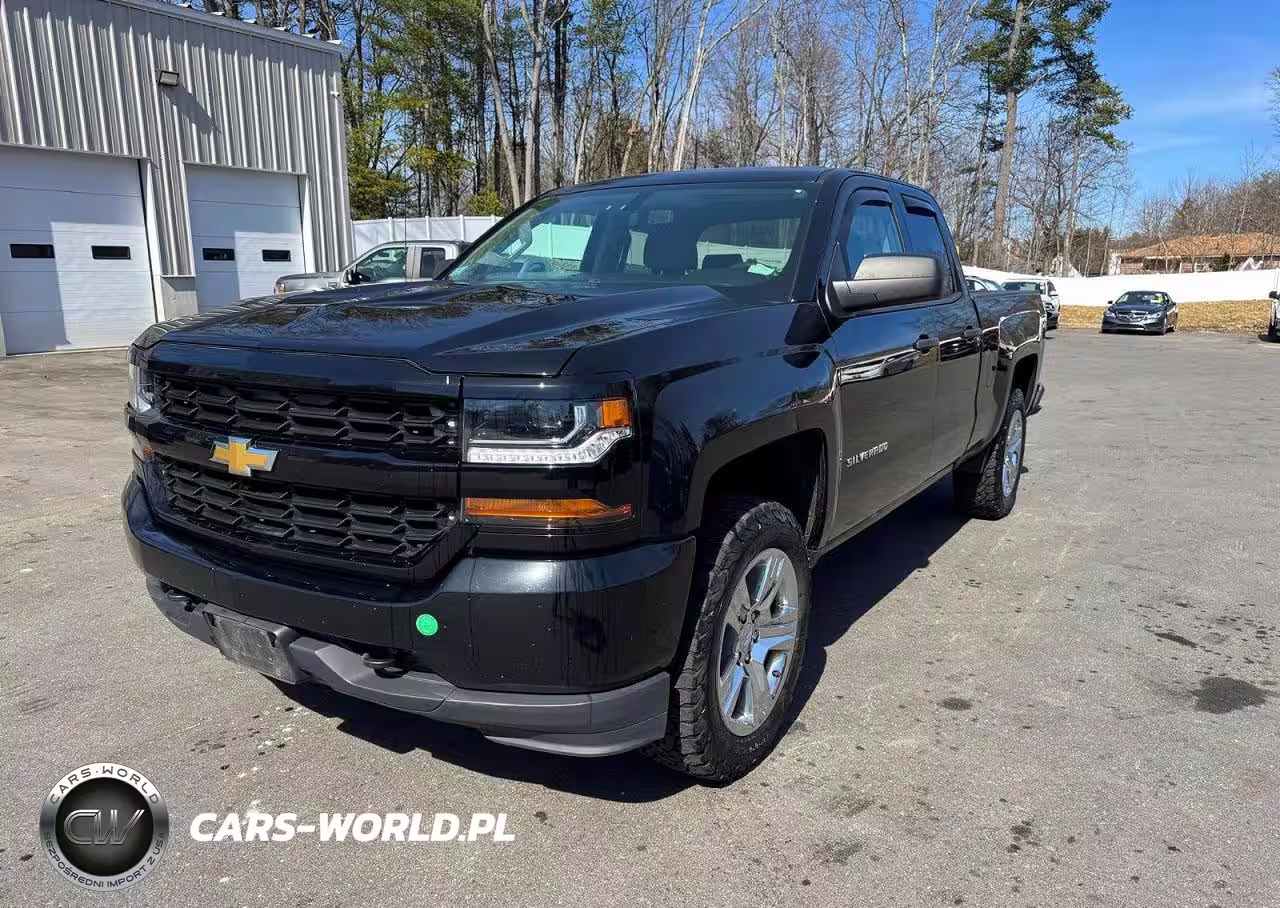 2017 Chevrolet Silverado K1500 Custom