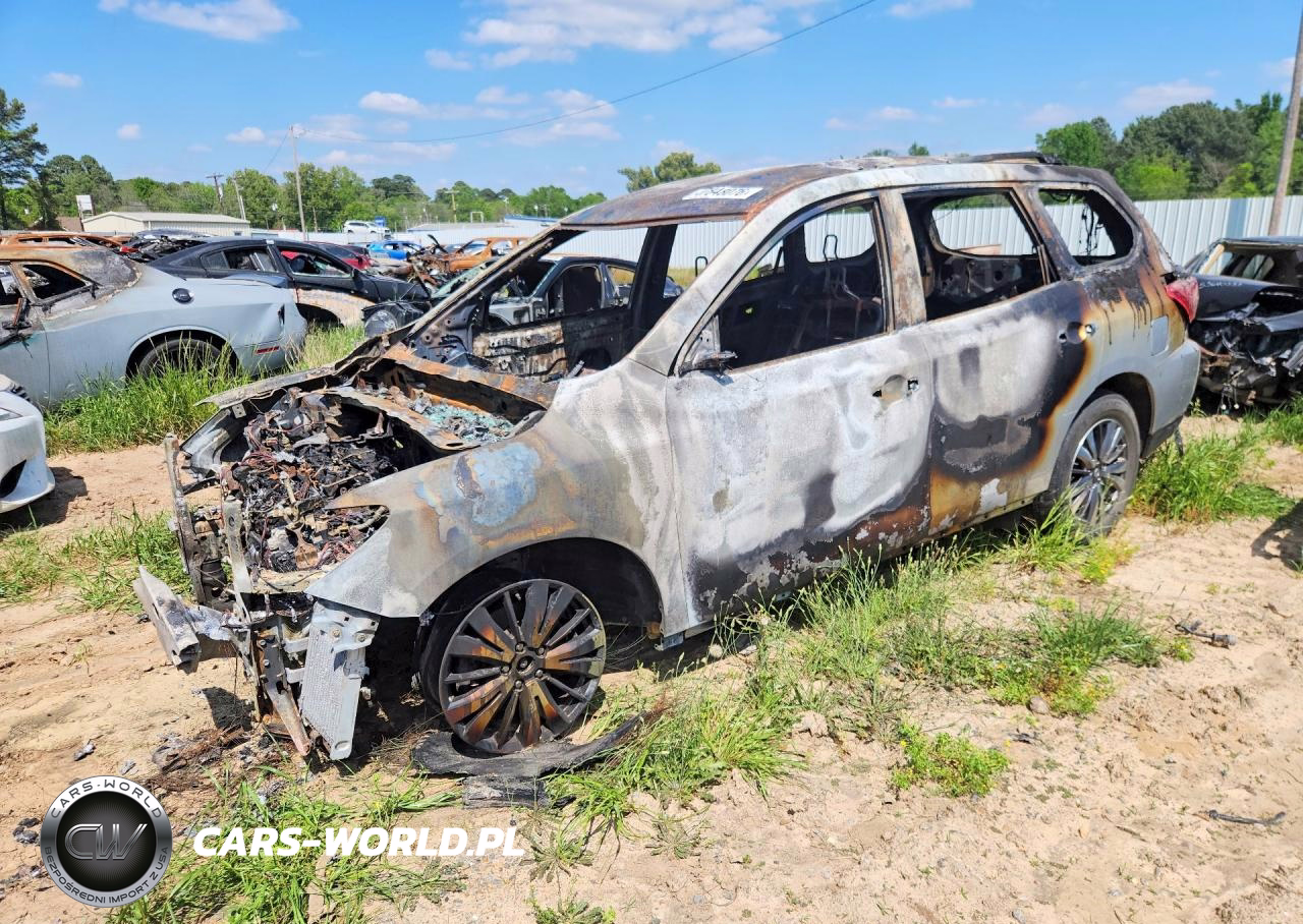 2020 Nissan Pathfinder Sl