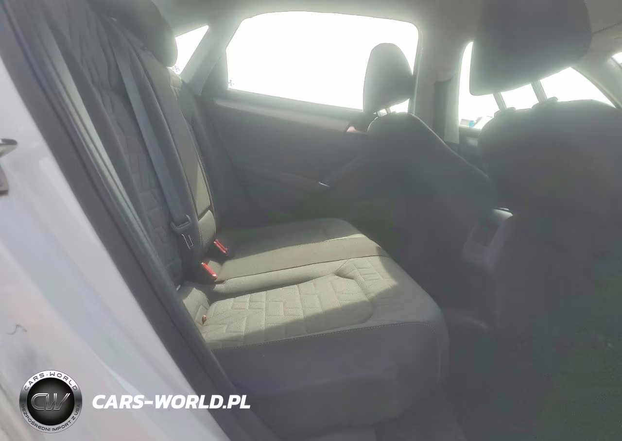 2021 Volkswagen Passat S VIN:1VWAA7A39MC015892 - 10