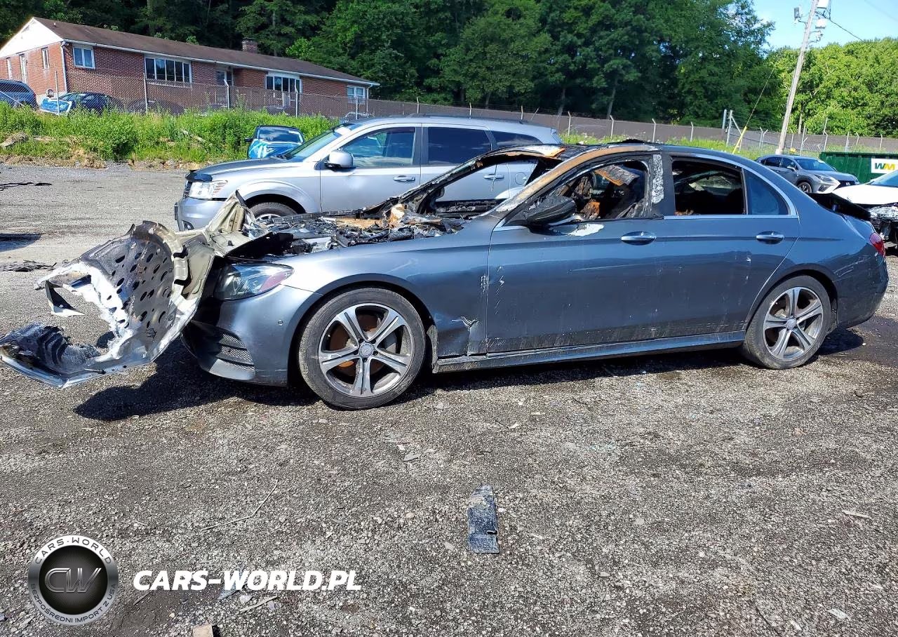2017 Mercedes-Benz E-Class – zdjęcie 1 z 12