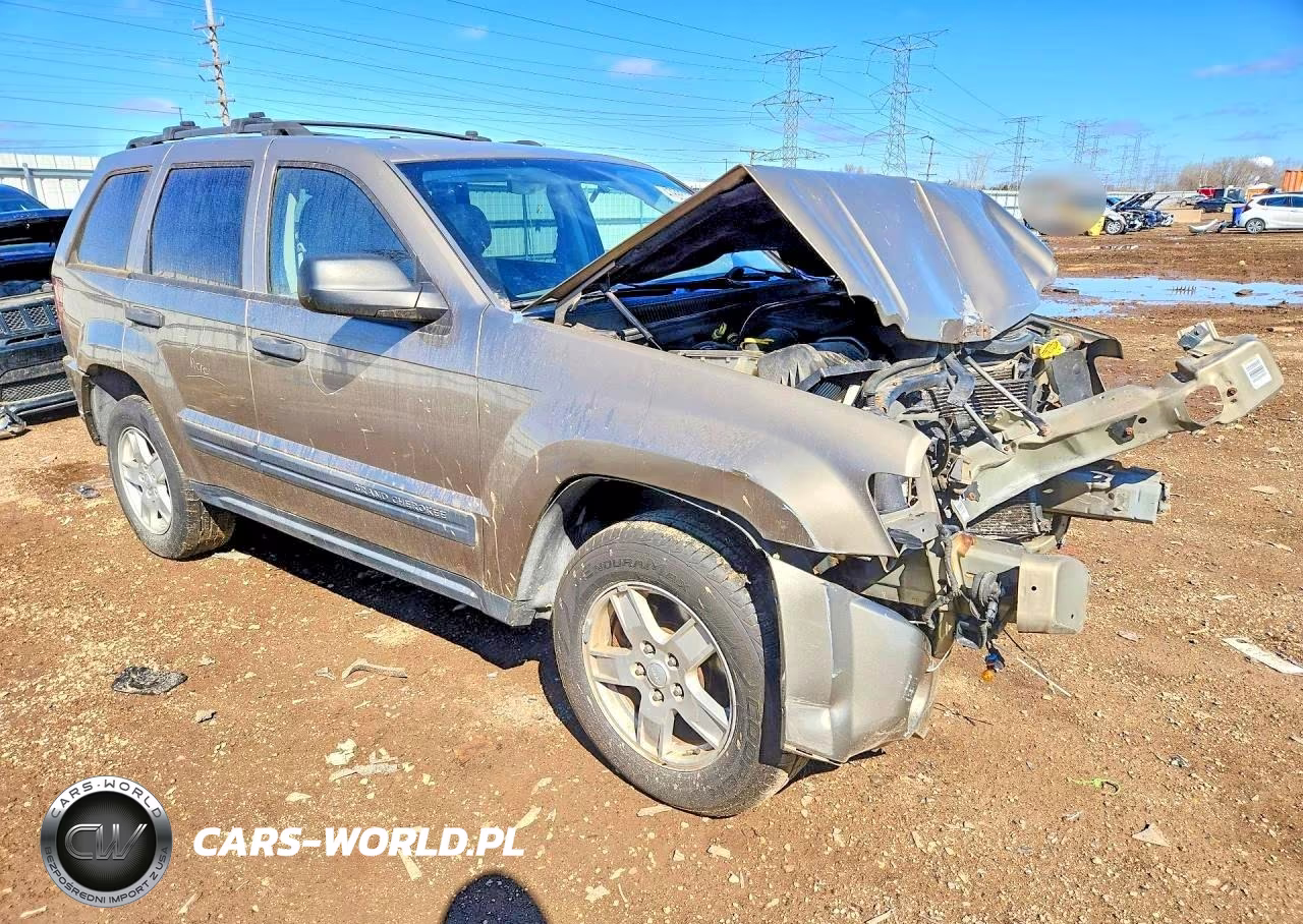 2005 Jeep Grand Cherokee Laredo VIN:1J8GR48K85C666992 - 4