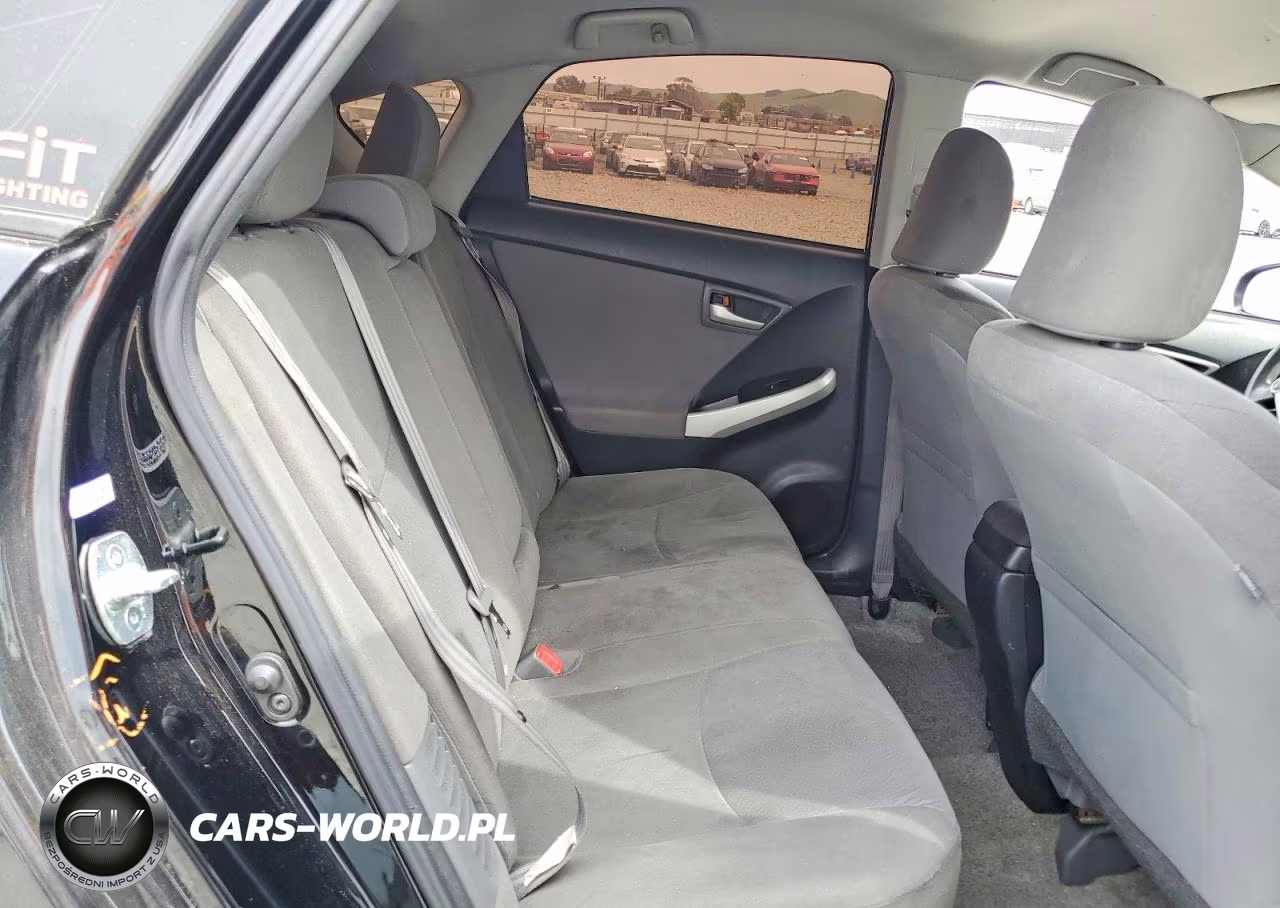 2014 Toyota Prius Two VIN:JTDKN3DU6E1741814 - 10