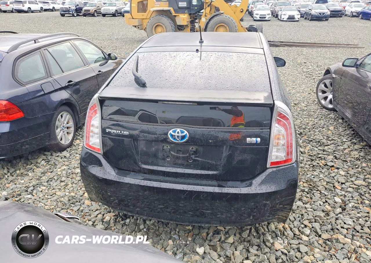2014 Toyota Prius Two VIN:JTDKN3DU6E1741814 - 6