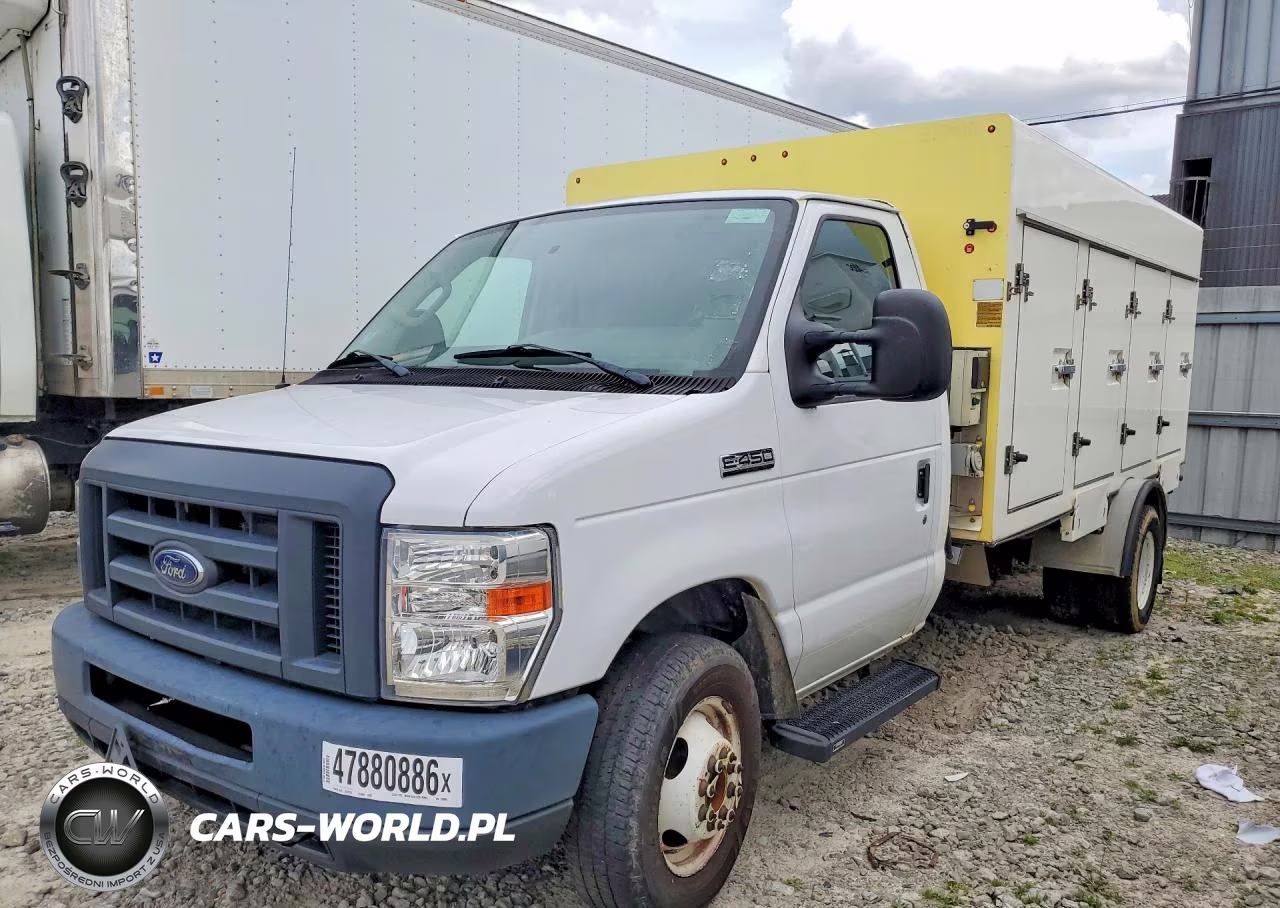 2017 Ford Econoline E450 Super Duty Cutaway Van