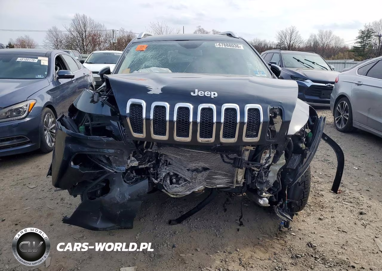 2015 Jeep Cherokee Latitude VIN:1C4PJMCB2FW512493 - 5
