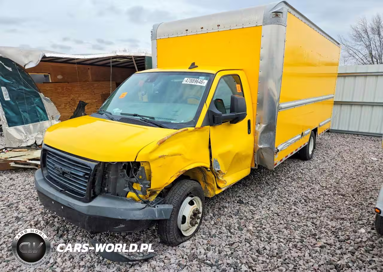 2019 GMC Savana Box Truck