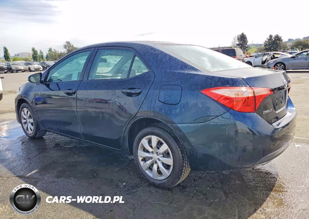 2018 Toyota Corolla Le VIN:2T1BURHE3JC084551 - 2