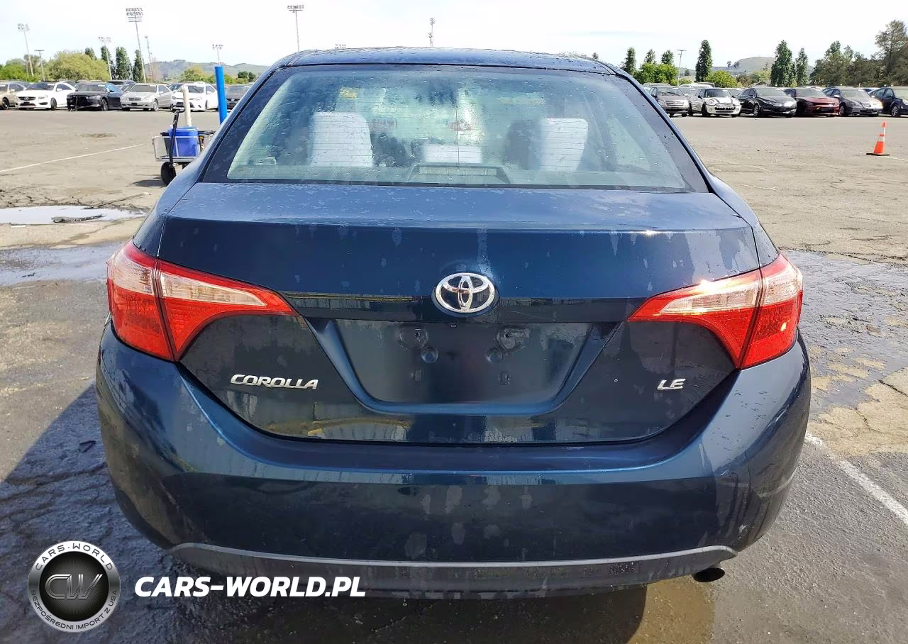 2018 Toyota Corolla Le VIN:2T1BURHE3JC084551 - 6