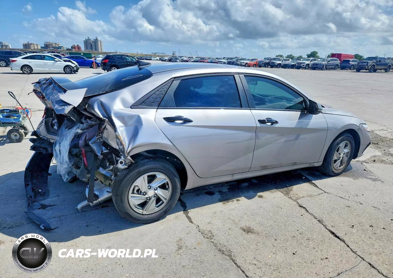 2026 Hyundai Elantra Se VIN:KMHLL4DG0TU099589 - 3