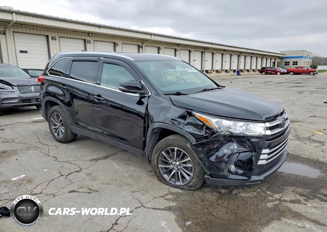 2019 Toyota Highlander Xle VIN:5TDJZRFH5KS611878 - 4