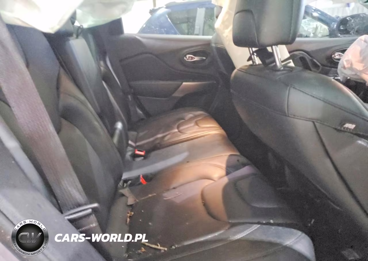 2021 Jeep Cherokee Latitude Lux VIN:1C4PJMMX8MD225288 - 11