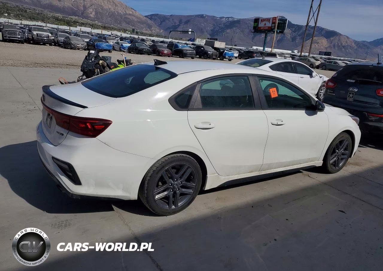 2021 Kia Forte Gt-Line VIN:3KPF34AD8ME264381 - 3