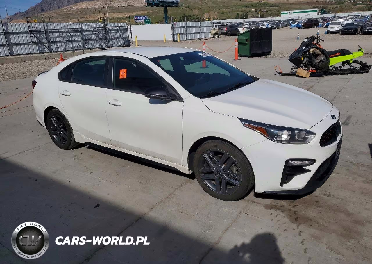 2021 Kia Forte Gt-Line VIN:3KPF34AD8ME264381 - 4
